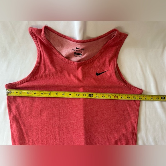 The Nike Tee Men’s Medium Dry Fit Tank Top - Picture 2 of 6